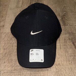 Nike Classic Black and White club Cap